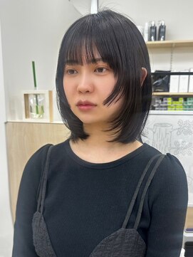 ハニー 町田(HONEY) ウルフレイヤーカット　アッシュブラック　ウェットヘア