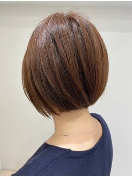 リコラックスビー(LICO LUXBE) えりあしスッキリ☆前下がりパツっとボブ