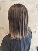 グレージュの地毛にハイライトカラー/薬院地毛にハイライト