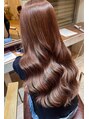 サリュー バイ イザ(Salut by IZA) ブリーチなしダブルカラーでピンクブラウンに韓国風巻きに