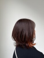 キュアケー(cureK)&nbsp;外はねボブ　♯アプリコットオレンジのイヤリングカラー