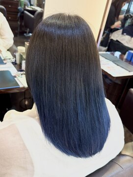 キャラ 池袋本店(CHARA) ネイビーブルー◎バレイヤージュグラデーションカラー【池袋】