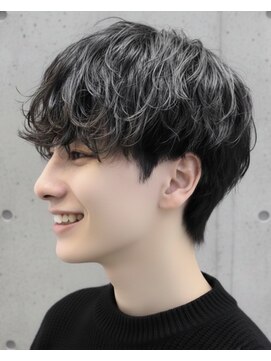 トゥルートラスト オムオム 甲府和戸(True Trust HOMME HOMME) メンズ おしゃれな大人のルーズパーマ×ラウンドマッシュ