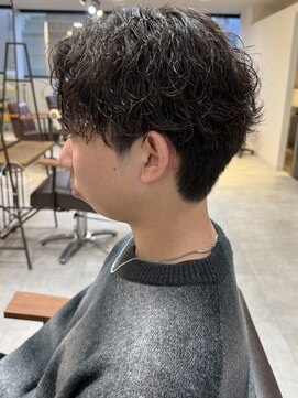 リコ ヘアアンドリラクゼーション 名駅店(LICO HAIR＆RELAXATION) メンズ波巻きパーマセンターパート　名古屋駅/パーマ