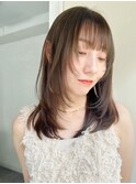 顔周りレイヤーミディ×光で透けるシアーベージュ