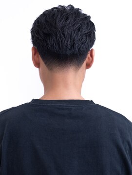 アンスリウム 箕面萱野(Anthurium) テーパーフェード/フェードカット/刈り上げ/20代30代