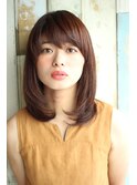 重めバングのクラシカルミディ