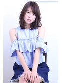 鎖骨ラインのセミディフェミニンカール