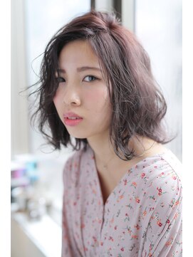 ソーホー ニューヨーク シズオカ(SOHO newyork SHIZUOKA) ラフな無造作ウェーブが大人かわいいミディ