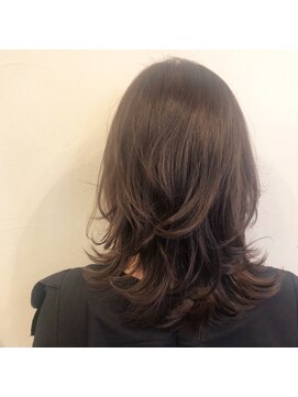 ファヴォリ(favori) 【favori　自由が丘】ミディアムウルフパーマ