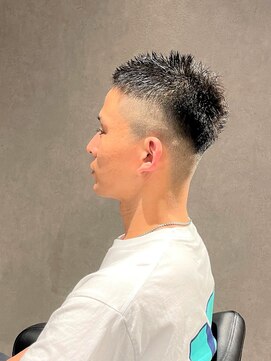 エルクロノス(L.Chronus) 1mm刈り上げ×黄金比