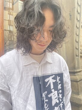 バックボッカー(BACK BOCKER) ウルフカット×ソフトスパイラルパーマ