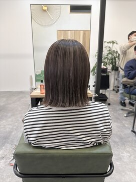 トリニティ 本厚木(trinity) デザインハイライト外はねボブ本厚木