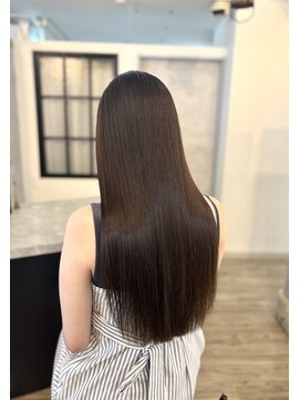 ヴィサージュバスク(VISAGE ba.s.k) 艶感と柔らかさを両立!話題の美髪縮毛矯正