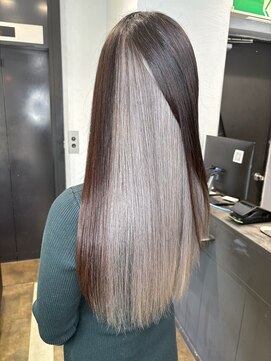 ジゼル 筑紫野(GiseL) シルバーインナーカラー