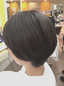 ヘアデザイン ラポール 茨木店(hair design Rapport) 大人かわいい、エレガントショートスタイル&スモーキーアッシュ