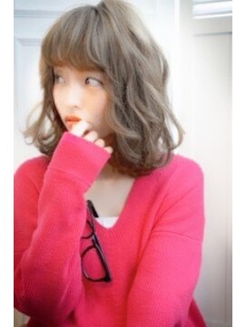 ランプ ヘアー(lamp hair) ルーズなパーマ、ミディアム、セミウェット仕上げ【lamphair】