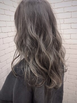 クロックレス (CLOCKLESS) ナチュラルグラデーション　×　グレージュ＃CLOCKLESS伊勢崎