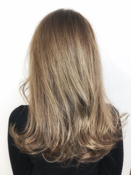 バズ ビー(BUZZ Bee) 【梅田】アディクシーカラー×カーキーベージュ☆