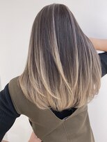 ジゼル(gisele)&nbsp;ベージュラテ系バレイヤージュ