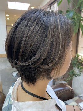 アナログ(ANALOGUE) 【ANALOGUE】丸みショートハイライトグレージュ