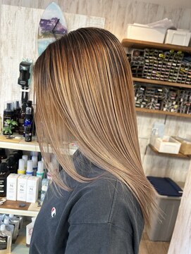 マチルダ(Matilda) バレイヤージュ風ハイライト