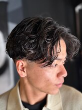 バーバーショップ レガロ(REGALO) ニュアンスカールセンターパート
