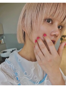 スタニング 渋谷(STUNNING.) 顔まわりウルフレイヤー　ブロンド