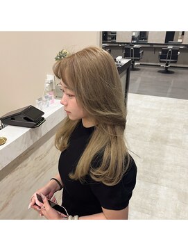 アイル(I'LL) レイヤー/ベージュ/ブリーチカラー/ハイトーン/ミルクティー