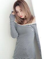 ハイライト×センターパートのフェミカジストレート♪