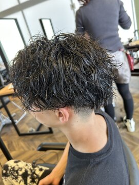 ステレオ ヘアデザイン 安城店(STEREO HAIR DESIGN) …縦落ちツイスパ(5月)