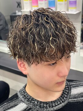 エルマーク 渋谷(L-MARK) メッシュハイライトスパイラルパーマツイストパーマツーブロック