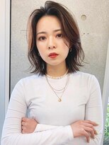 テテ(tete.)&nbsp;センターパート切りっぱなしくびれレイヤー