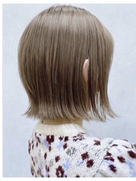 ブロッサム 東久留米店(Blossom) ★韓国風◎切りっぱなし外ハネミディ×くびれレイヤー