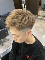 トゥーレアクア(Tule AQUA) men'sフェードカット×ハイトーンベージュカラー