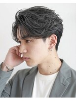 ボイスヘア(voice hair)&nbsp;トレンドの韓国風×フェザーパーマで叶うセンターパート