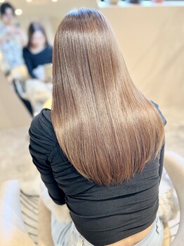 エミューバイメルシー(emmu by MERCI)の写真/髪の内側から整えて、うるおいとツヤを実感。毛先まで指通りなめらかなワンランク上の美髪へと導きます。