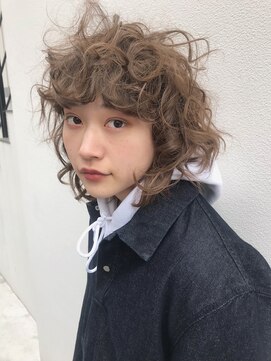 ソイ 下北沢(soi) カーリーなミディアムウルフ【soi下北沢】