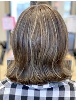 クアトログランシュ ひたちなか店(QUATRO×GranCieux)&nbsp;アッシュベージュハイライト