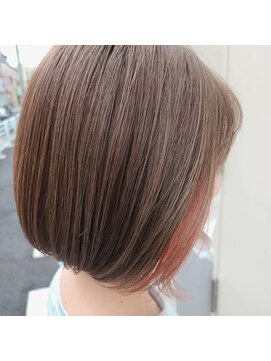 シュア(sure) スタンダードボブ　インナーカラー　ピンクベージュ