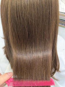 エスカーラ 表参道(THE ESCALA) @m_ayu/こなれミディ/大人かわいいヘア/ベージュ/タビラマユミ