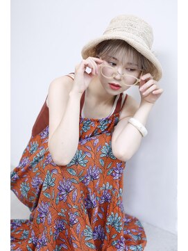 イル(ill) 大須 ショート ハイトーン ベージュ シースルー 夏