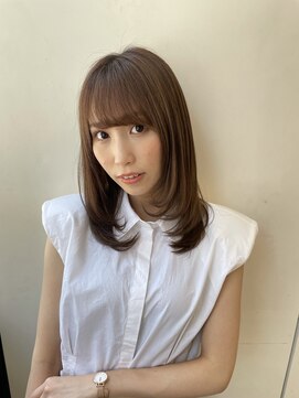 アラ モーダ(Alla moda) ペールベージュ/ワンカールミディアム