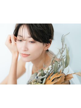 ダメージレスに美しい仕上がりへ☆潤いのある柔らかな艶と質感でワンランク上の大人カラーが手に入る♪