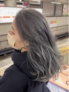 ジエクト カナウ(The Ect canow) 透明感グレージュ　くびれミディ　シルバーアッシュ