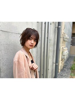 大人女性の髪の悩みを解決！髪の傷みや頭皮を気遣った施術でダメージレス♪気になる白髪も自然にカバー。