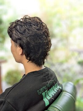 ナンバーエイト(number eight) 10代20代30代メンズカットメンズ髪型ニュアンスパーマショート