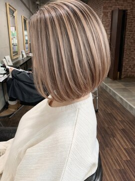 モルト 麻生(molt) バレイヤージュ　ボブ