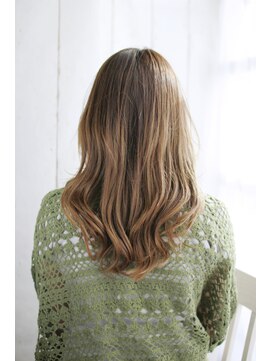 トランクイル サフリック(TRAN9UIL safric) 20代・30代・40代　クール系色っぽロング