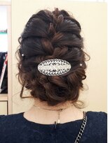 美容室 びゃんびゃん 社店&nbsp;編込みを崩したアレンジスタイル